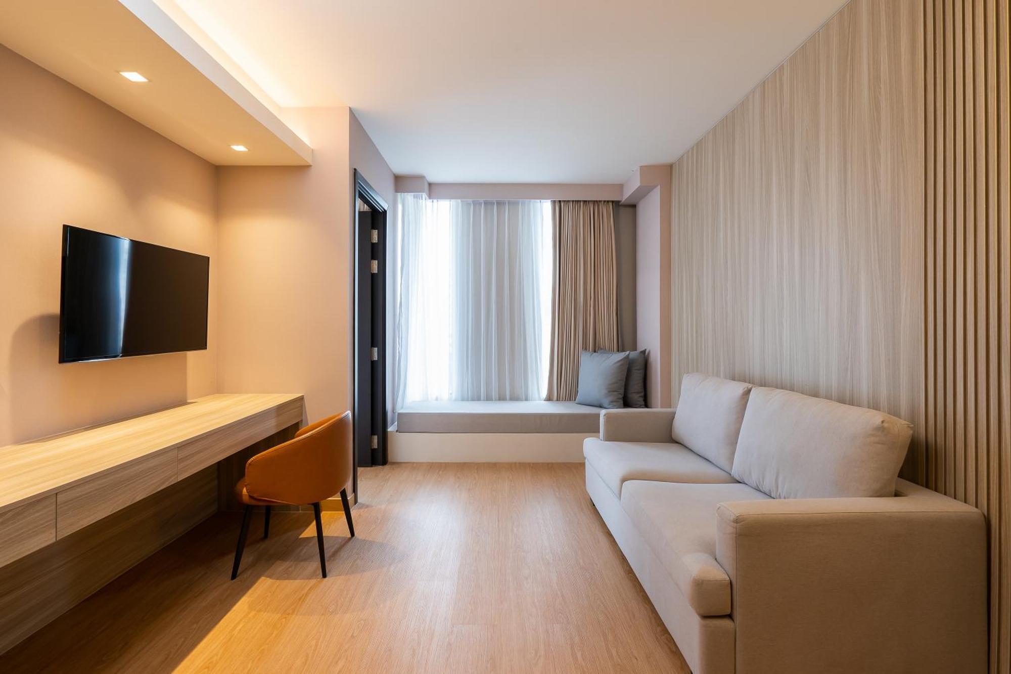 Grand Corner Suite