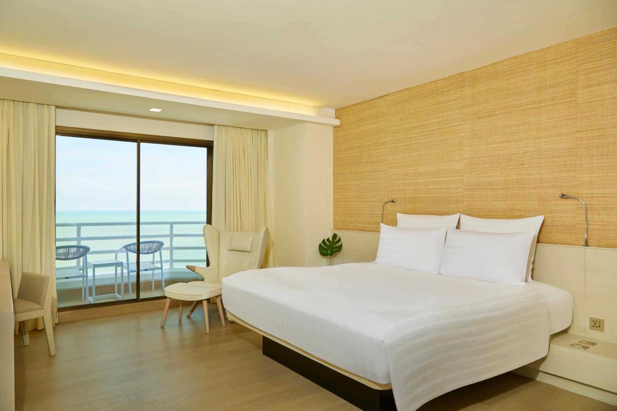 Executive King Room with Lounge Access and Sea View,1765826918:JPEG