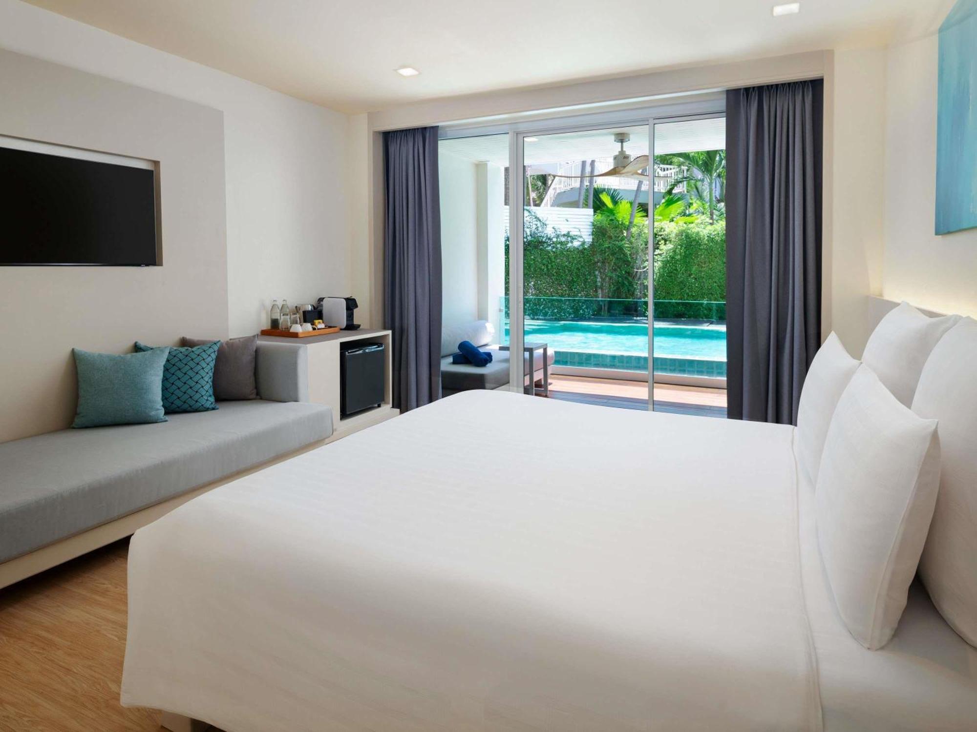 Premium King Room Pool Access,1771742450:JPEG